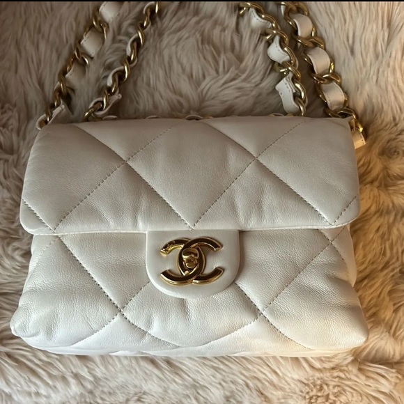 CHANEL WHITE 2 WAY BAG. FULL INCLUSION. - Picture 3 of 9